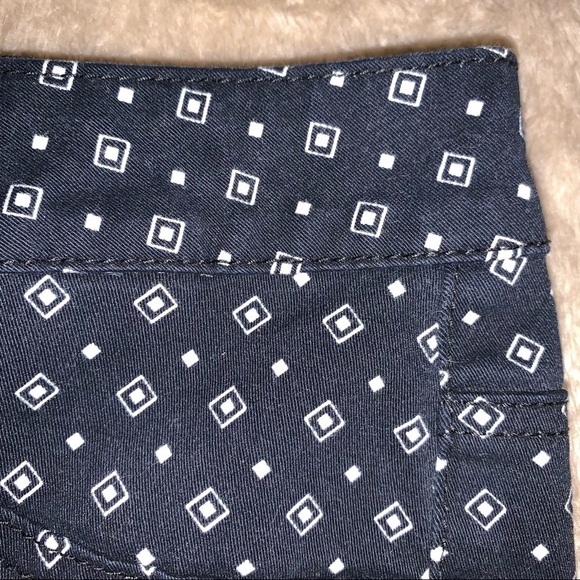 SO Shorts with Diamond Pattern Size 11 - Picture 3 of 10